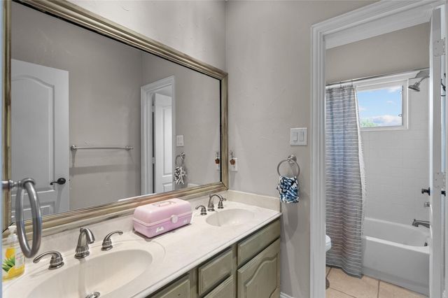 2136 Brownstone Court, Grapevine, TX 76051