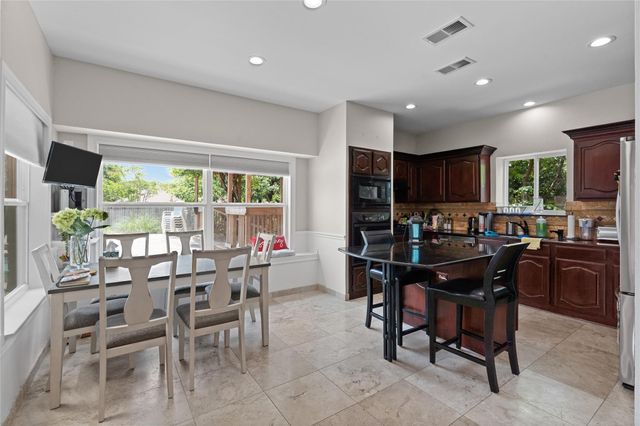 2136 Brownstone Court, Grapevine, TX 76051
