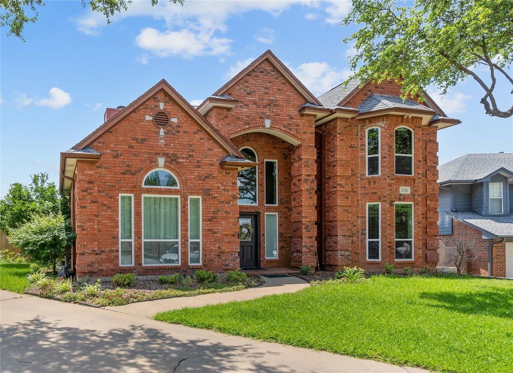 2136 Brownstone Court, Grapevine, TX 76051