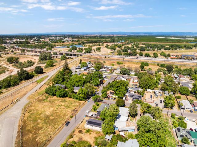 760 Sycamore Ave, Olivehurst, CA 95961