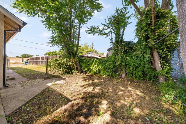 760 Sycamore Ave, Olivehurst, CA 95961