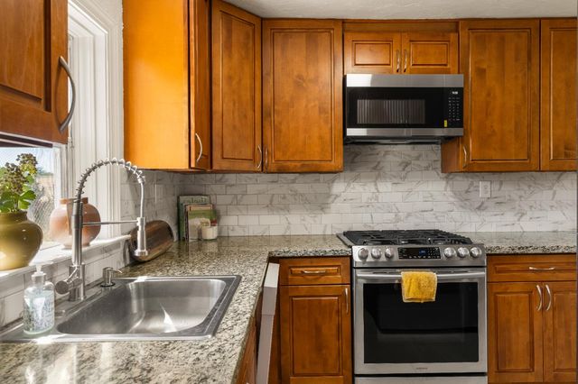760 Sycamore Ave, Olivehurst, CA 95961