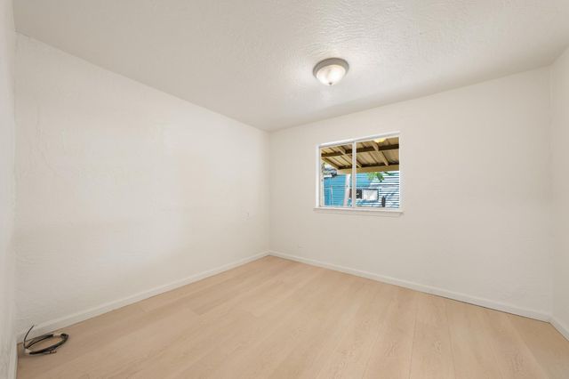 760 Sycamore Ave, Olivehurst, CA 95961