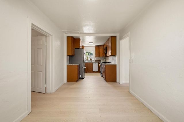 760 Sycamore Ave, Olivehurst, CA 95961
