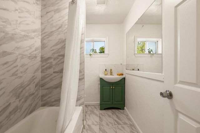 760 Sycamore Ave, Olivehurst, CA 95961