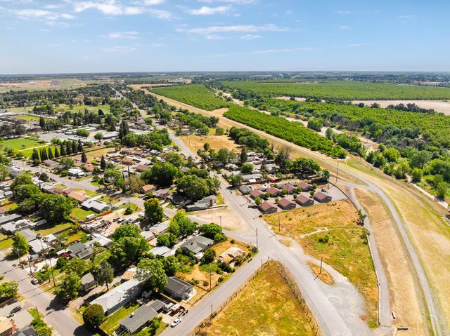 760 Sycamore Ave, Olivehurst, CA 95961
