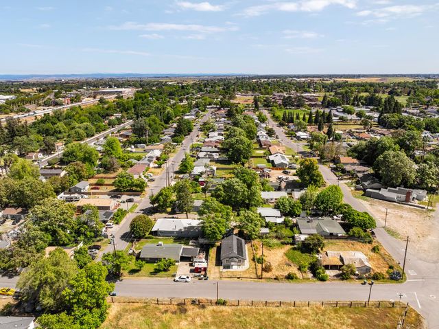 760 Sycamore Ave, Olivehurst, CA 95961