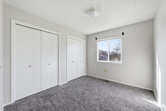 1323 W Nottingham Cir, Wichita, KS 67204