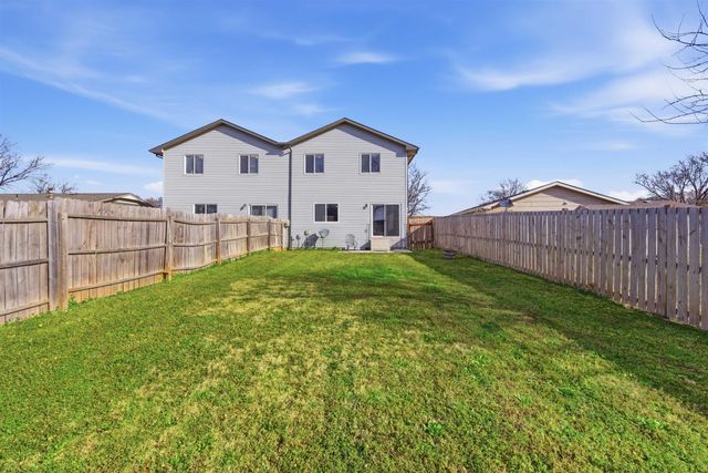 1323 W Nottingham Cir, Wichita, KS 67204