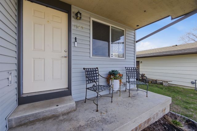 1323 W Nottingham Cir, Wichita, KS 67204