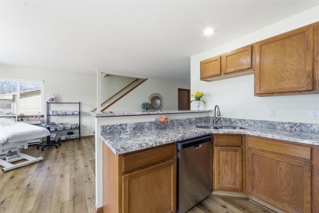 1323 W Nottingham Cir, Wichita, KS 67204