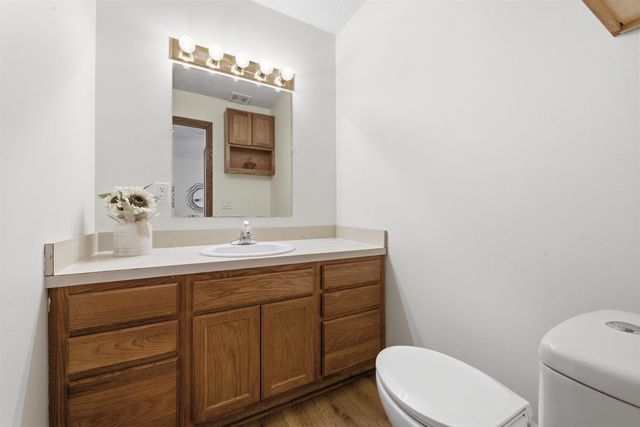 1323 W Nottingham Cir, Wichita, KS 67204