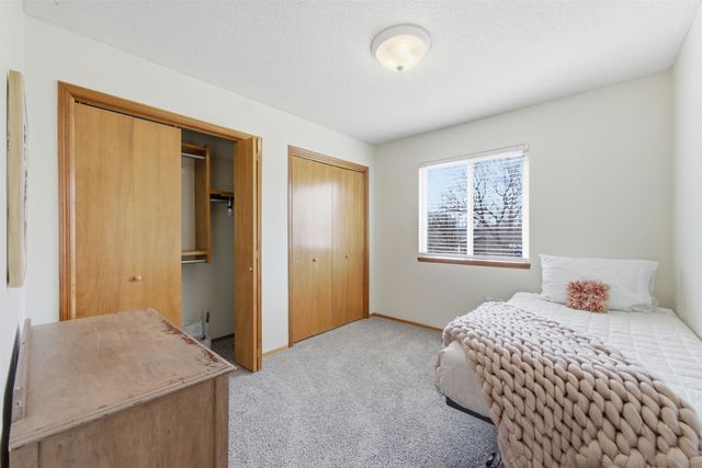 1323 W Nottingham Cir, Wichita, KS 67204