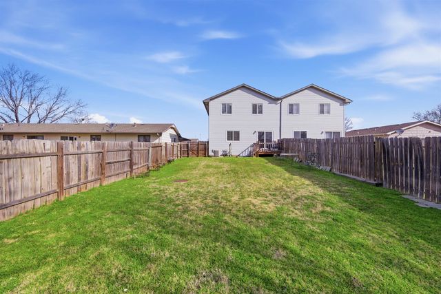 1323 W Nottingham Cir, Wichita, KS 67204