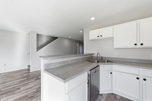 1323 W Nottingham Cir, Wichita, KS 67204