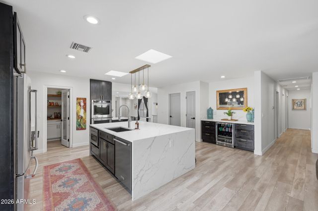 7201 N 22ND Street, Phoenix, AZ 85020