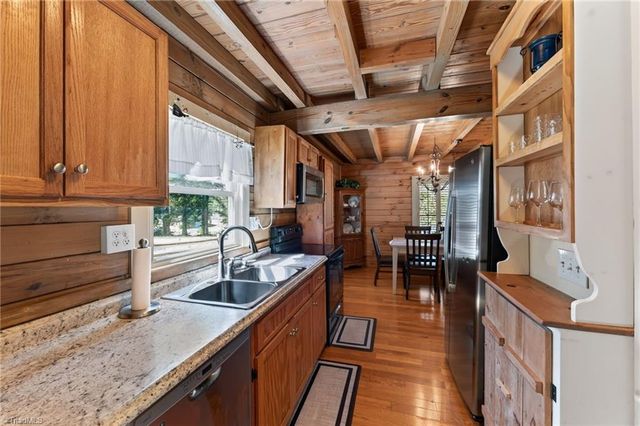 515 Ivey Road, Graham, NC 27253