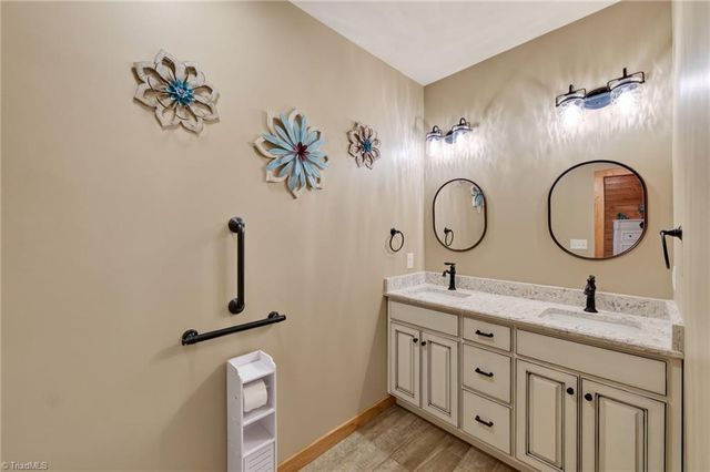 515 Ivey Road, Graham, NC 27253