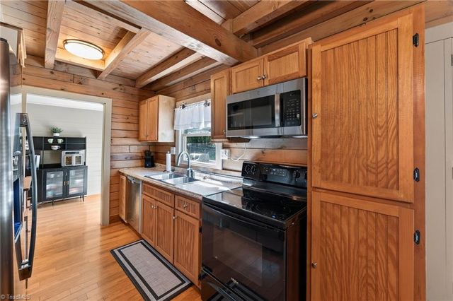 515 Ivey Road, Graham, NC 27253