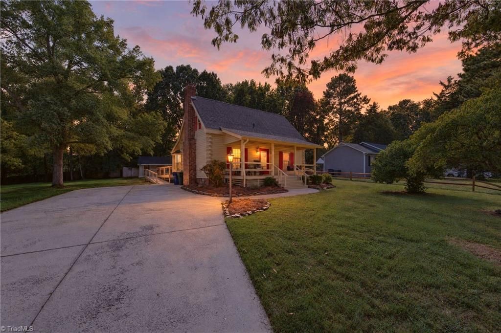 515 Ivey Road, Graham, NC 27253
