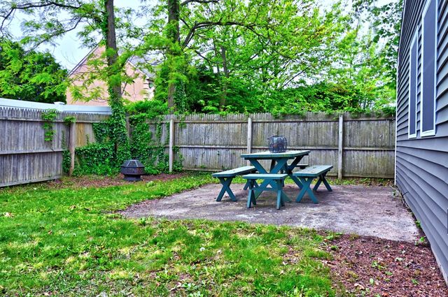 80 Saint Anns Avenue, Copiague, NY 11726