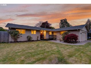 3815 CHERRYWOOD St, Longview, WA 98632