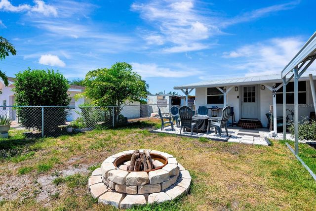 997 28TH AVENUE DRIVE E, Bradenton, FL 34208