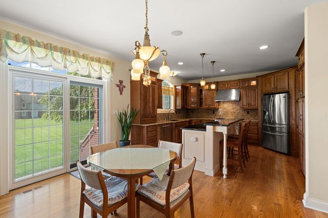 855 Pingel Place, Crown Point, IN 46307