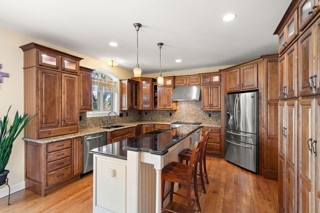 855 Pingel Place, Crown Point, IN 46307