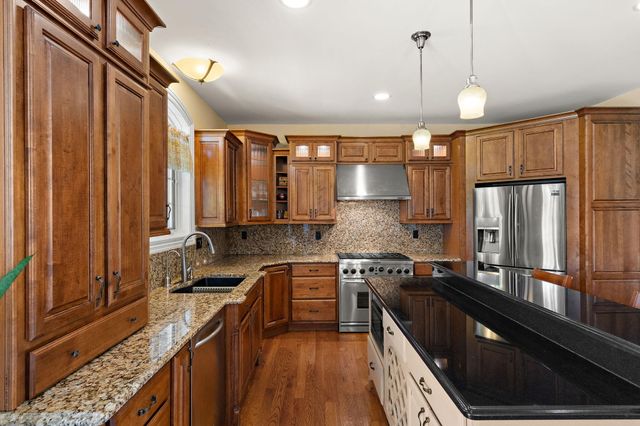 855 Pingel Place, Crown Point, IN 46307