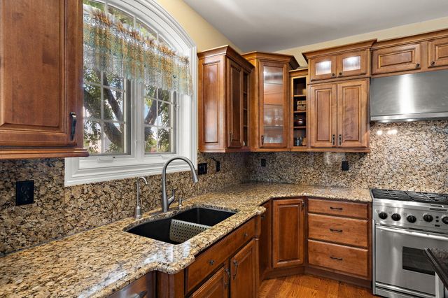 855 Pingel Place, Crown Point, IN 46307