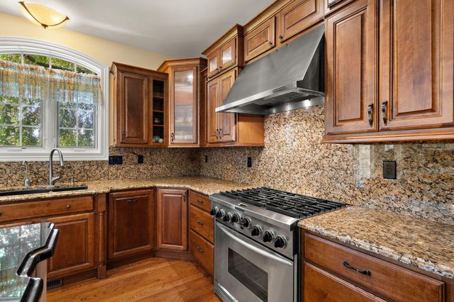855 Pingel Place, Crown Point, IN 46307