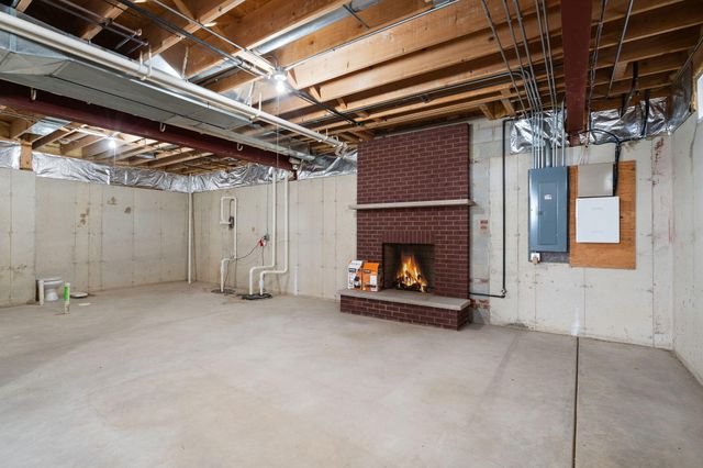 855 Pingel Place, Crown Point, IN 46307