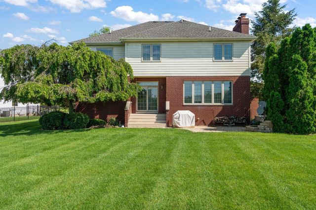 855 Pingel Place, Crown Point, IN 46307