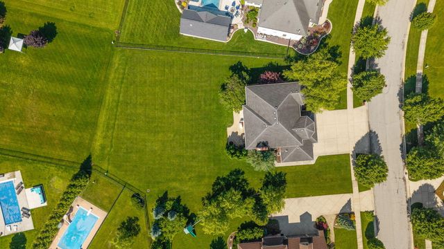 855 Pingel Place, Crown Point, IN 46307