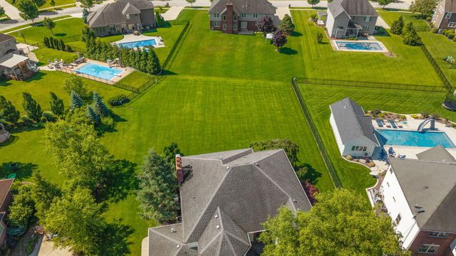 855 Pingel Place, Crown Point, IN 46307