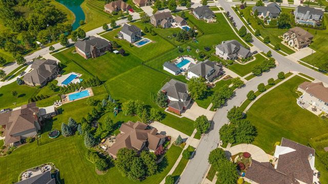 855 Pingel Place, Crown Point, IN 46307