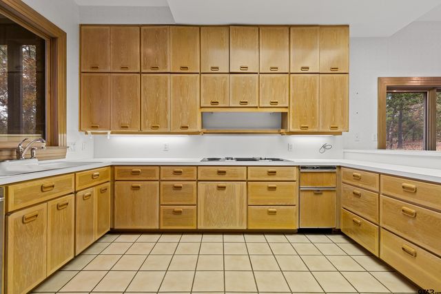 196 N Peaceful Woods Trail, Holly Lake Ranch, TX 75765