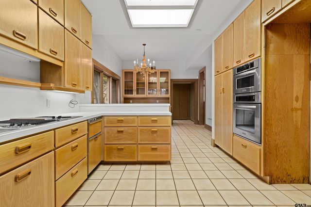 196 N Peaceful Woods Trail, Holly Lake Ranch, TX 75765