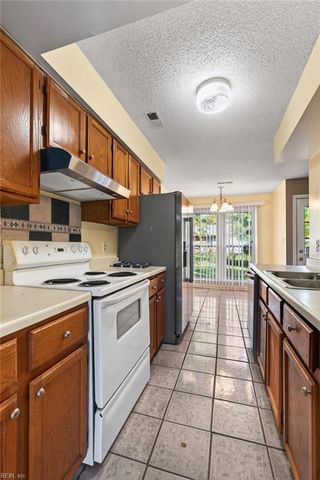 5504 Landings CRST, Virginia Beach, VA 23464