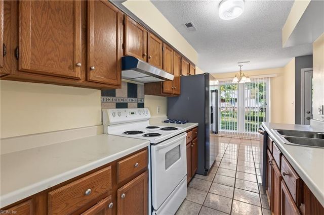 5504 Landings CRST, Virginia Beach, VA 23464