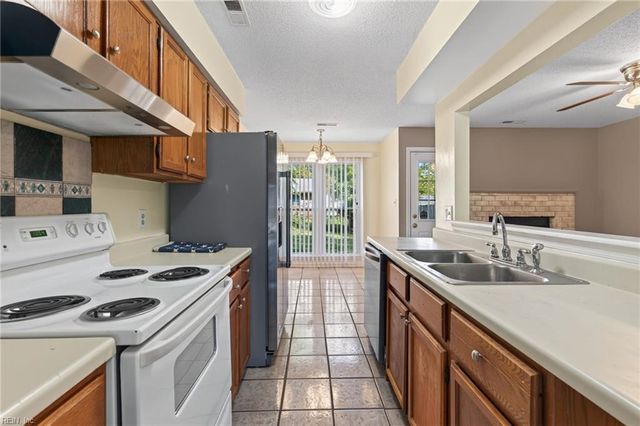 5504 Landings CRST, Virginia Beach, VA 23464