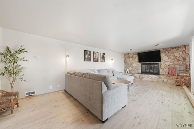 11272 Slade Road, Ridgeway, NY 14103