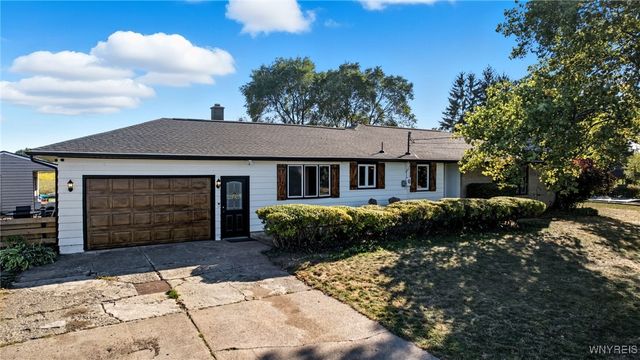 11272 Slade Road, Ridgeway, NY 14103