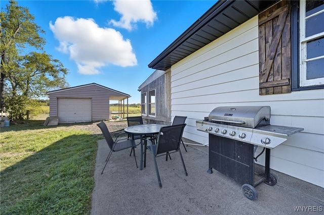 11272 Slade Road, Ridgeway, NY 14103