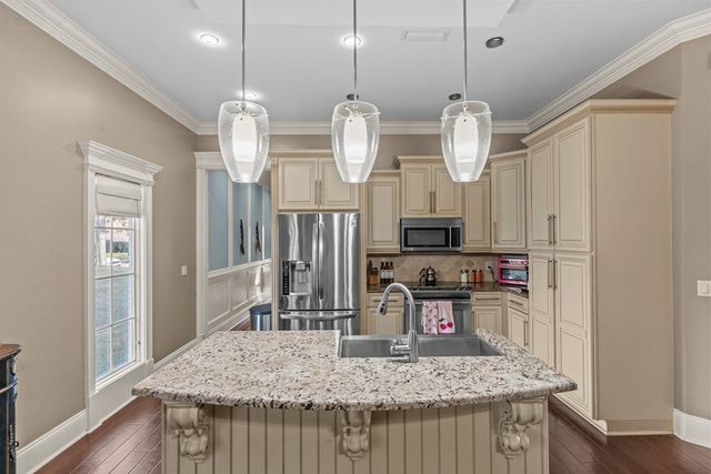 207 Royal Orleans Ct, Dothan, AL 36305