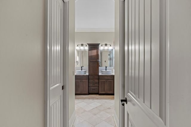 207 Royal Orleans Ct, Dothan, AL 36305