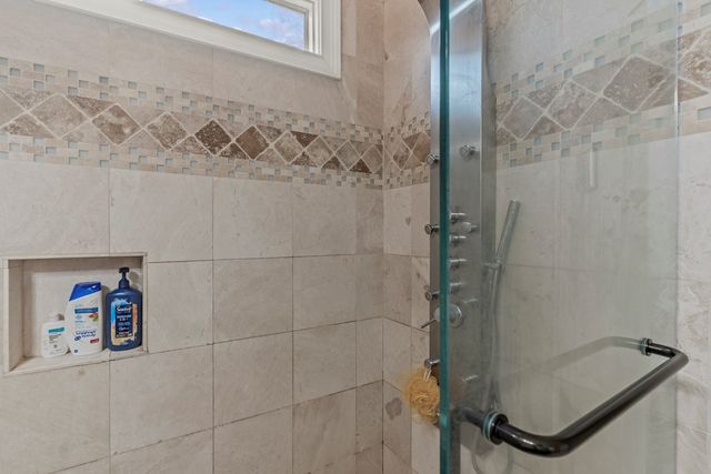 207 Royal Orleans Ct, Dothan, AL 36305