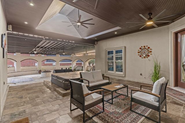 207 Royal Orleans Ct, Dothan, AL 36305