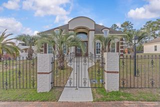 207 Royal Orleans Ct, Dothan, AL 36305